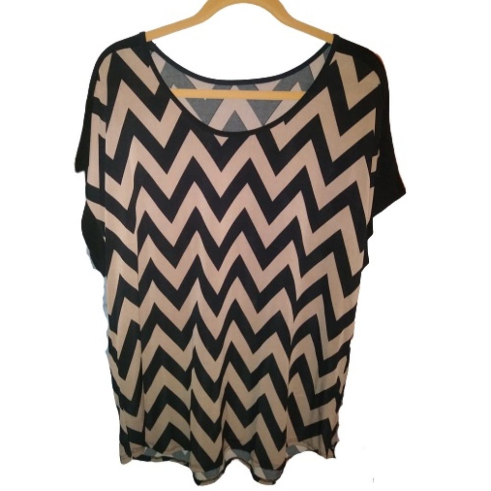 Carol Rose Chevron Black & Tan Cap Like Sleeve Top